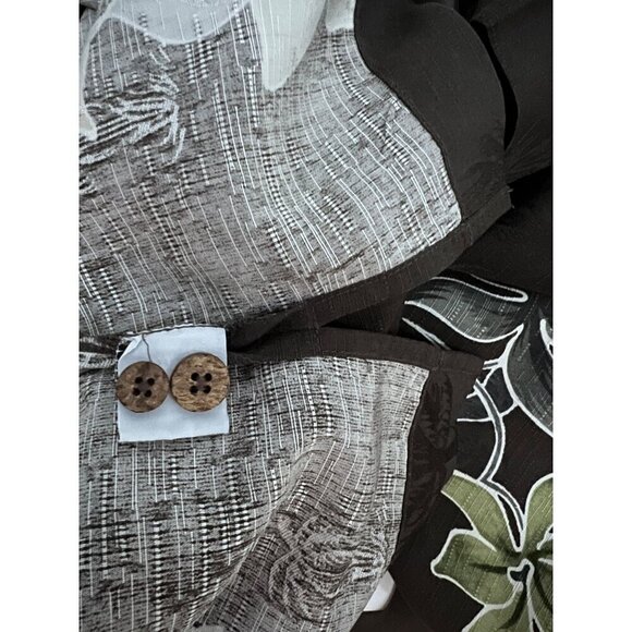 Tommy Bahama Vintage Gray Floral Embossed Silk Button Up Camp Shirt XL Pocket - Picture 10 of 11